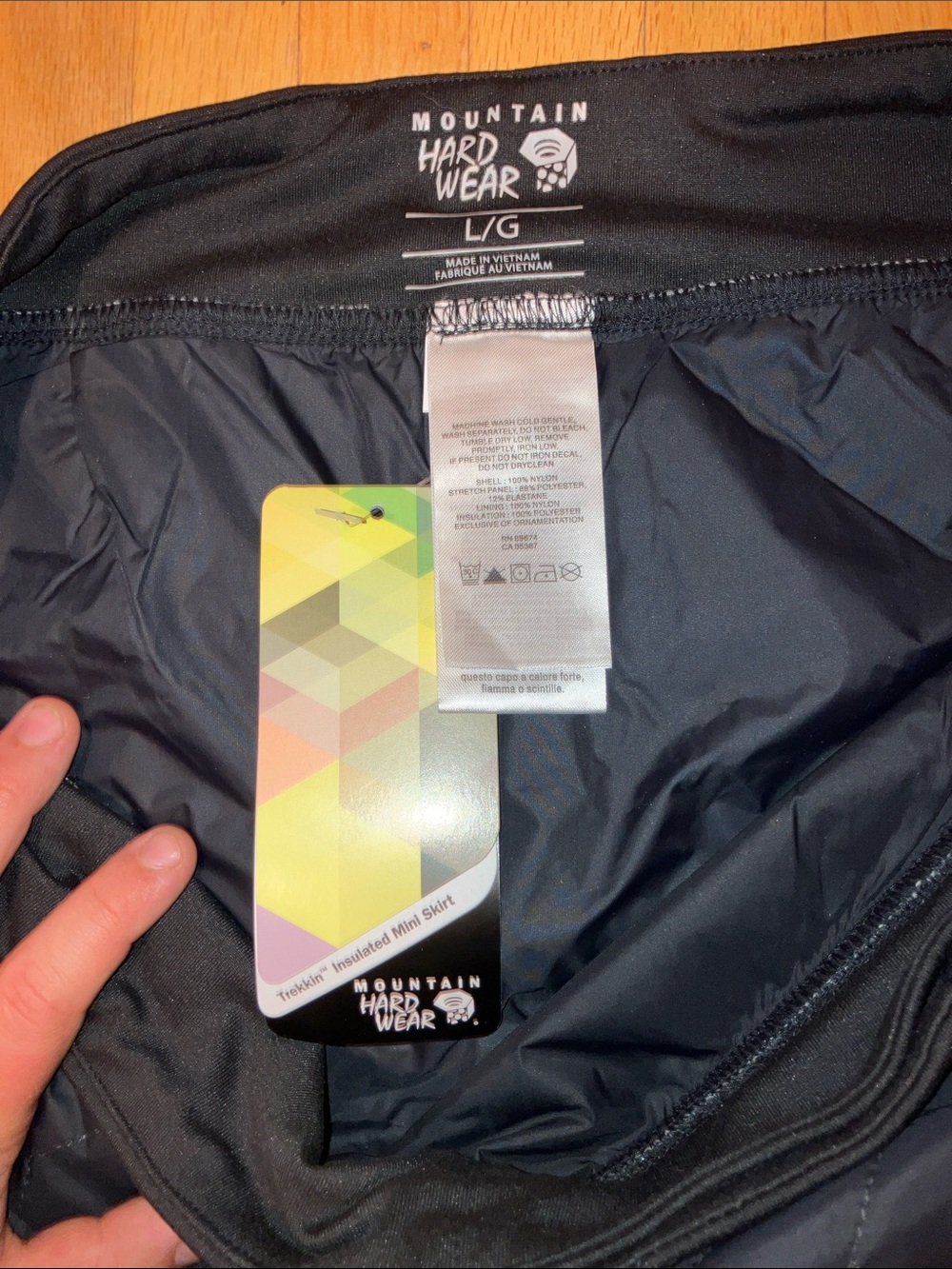 Mountain Hardwear Black Quilted Mini Skirt - Picture 2 of 6